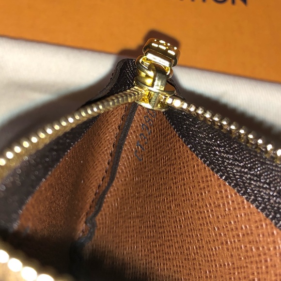 Lv keychains super hard to find - Picture 6 of 9